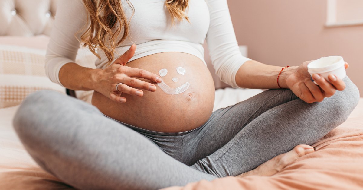 NAVIGATING SKINCARE DURING PREGNANCY AND BREASTFEEDING: A GENTLE GUIDE 